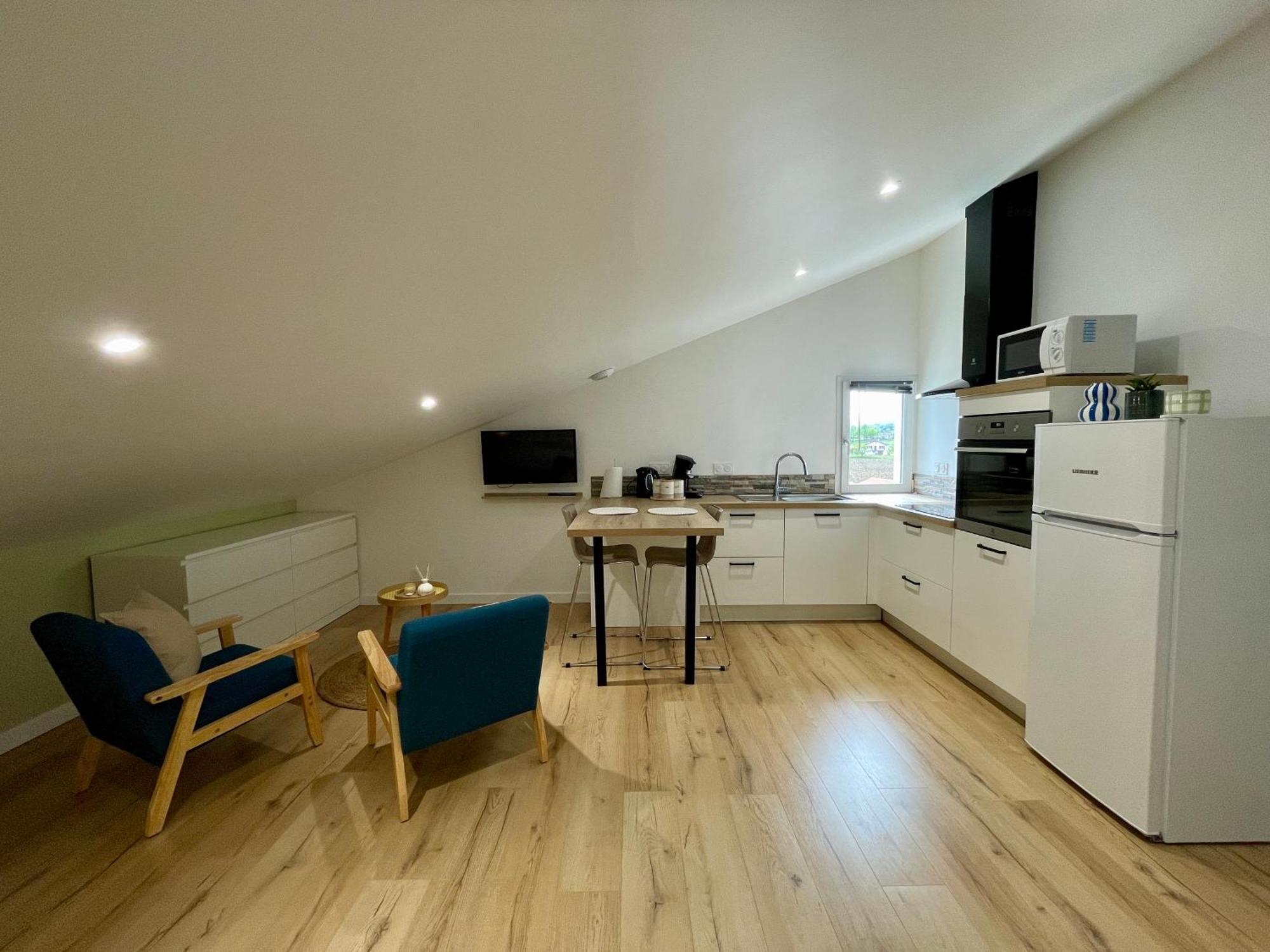 Studio A Saint-Palais Avec Parking. Экстерьер фото